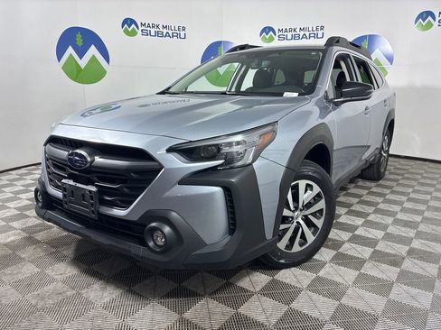 Used 2023 Subaru Outback Premium AWD/4WD image 4