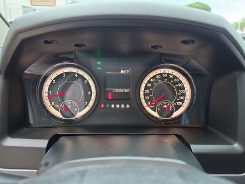 Used 2018 RAM 1500 Express RWD image 17