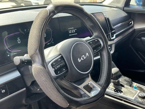 Used 2025 Kia Sportage EX image 8