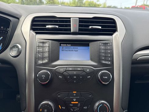Used 2020 Ford Fusion S FWD image 19