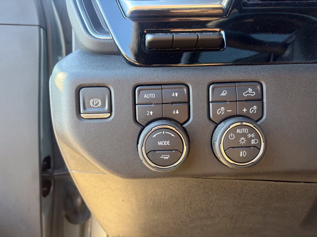 Used 2024 Chevrolet Silverado 3500 High Country w/ High Country Premium Package AWD/4WD image 16