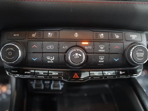 Used 2022 Dodge Durango R/T w/ Tow 'N Go Package AWD/4WD image 19