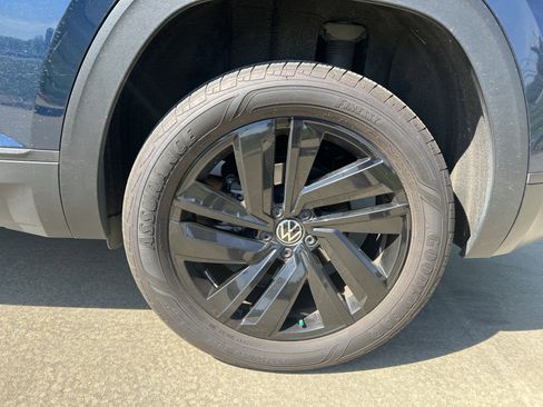 Used 2022 Volkswagen Atlas Cross Sport SE image 13