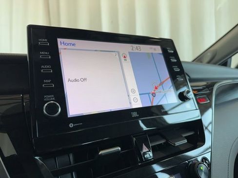 Used 2021 Toyota Camry XLE w/ Navigation Upgrade Package image 12