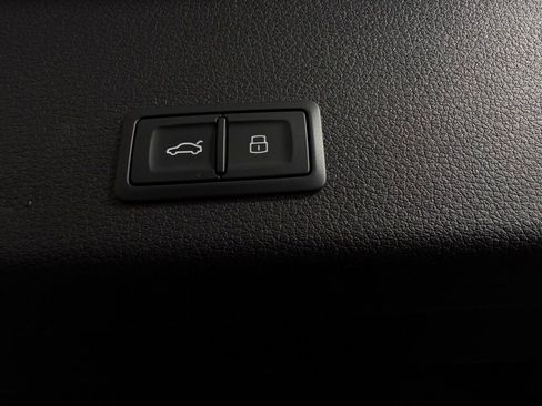 Used 2024 Audi Q8 e-tron Premium Plus w/ Premium Plus Package AWD/4WD image 30