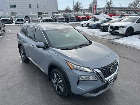 Used 2021 Nissan Rogue SL w/ Premium Package image 5