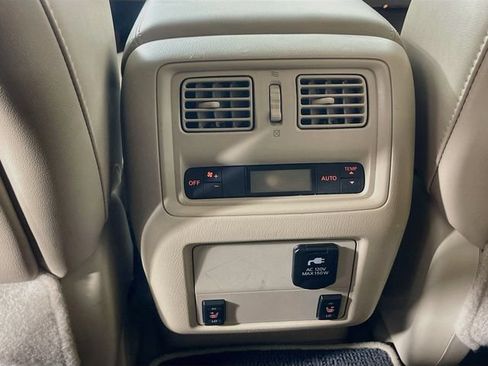 Used 2015 Nissan Pathfinder SL w/ SL Tech Package FWD image 26