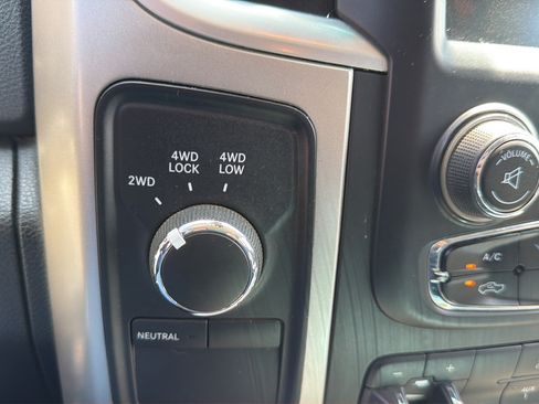 Used 2013 RAM 2500 SLT w/ Luxury Group AWD/4WD image 21