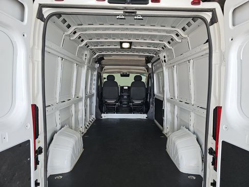 Used 2024 RAM ProMaster 2500 w/ Convenience Group FWD image 16