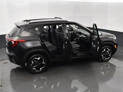 Used 2025 Kia Seltos S FWD image 6