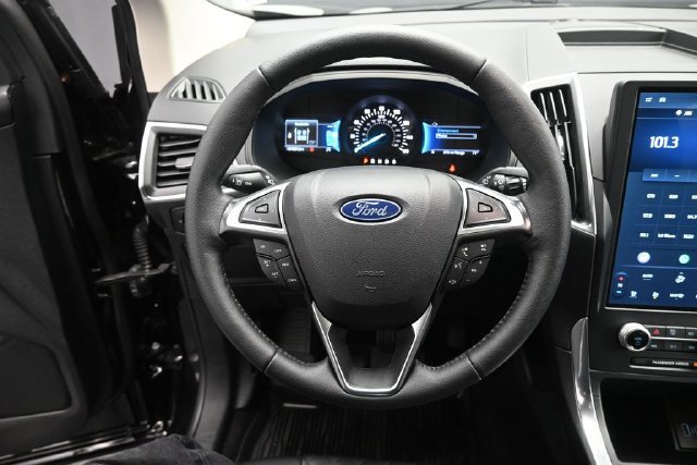 Certified 2024 Ford Edge Titanium AWD/4WD image 15