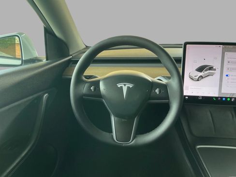 Used 2021 Tesla Model Y Long Range AWD/4WD image 30
