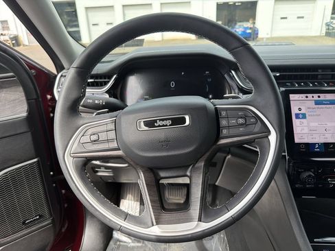 Used 2022 Jeep Grand Cherokee Limited 4xe w/ Luxury Tech Group II AWD/4WD image 21