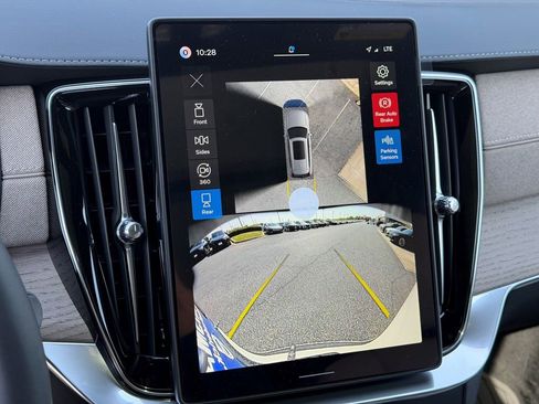 New 2026 Volvo XC90 B6 Ultra w/ Protection Package Premier AWD/4WD image 23