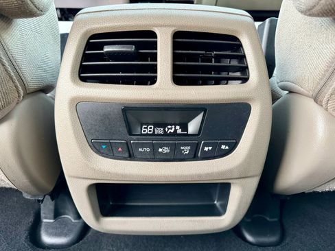 Used 2021 Honda Pilot EX image 40