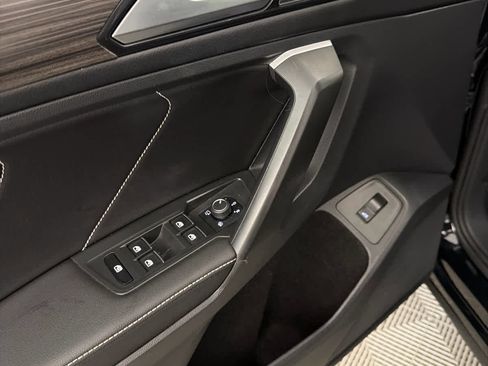 Used 2024 Volkswagen Tiguan SEL R-Line image 23