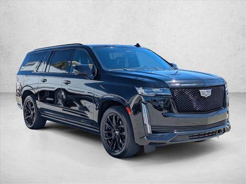 Used 2023 Cadillac Escalade ESV Sport Platinum w/ LPO, ONYX Package AWD/4WD image 3