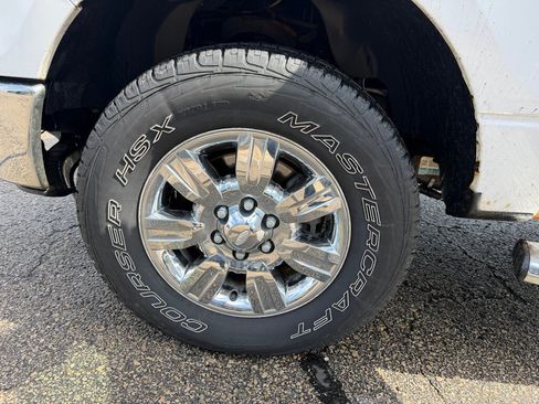 Used 2011 Ford F150 XLT w/ XLT Chrome Pkg AWD/4WD image 9