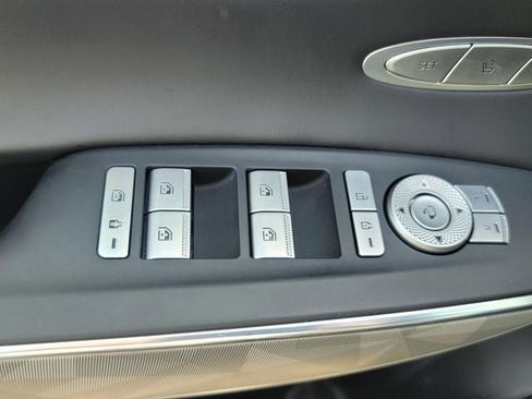 Used 2024 Genesis GV70 3.5T Sport w/ Sport Advanced Package image 34