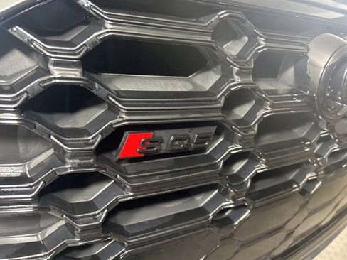 Used 2023 Audi SQ5 Prestige w/ Prestige Package image 35