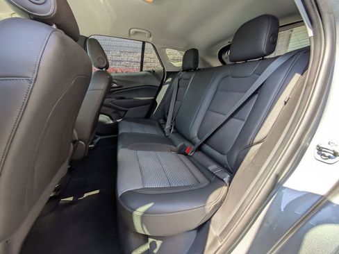 Used 2025 Chevrolet Trax LT w/ LT Convenience Package FWD image 27