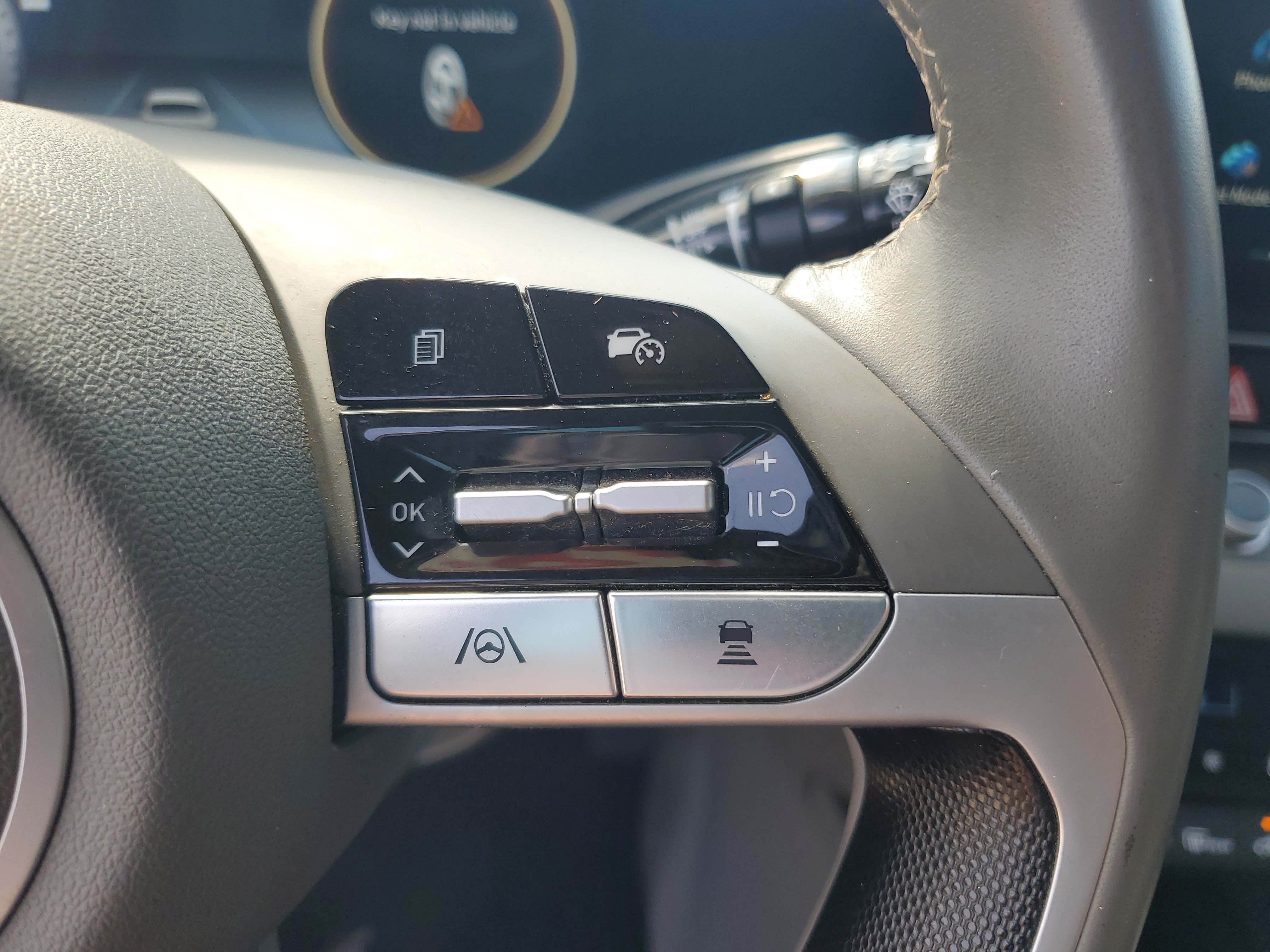 Used 2025 Hyundai Elantra SEL FWD image 19