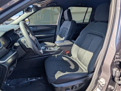 Used 2024 Jeep Grand Cherokee Laredo w/ Trailer Tow Package image 7