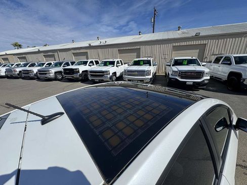 Used 2012 Toyota Prius Three w/ Solar Roof Pkg image 12