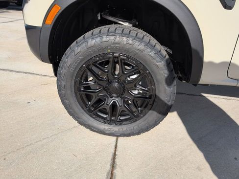 New 2025 Ford Ranger Lariat w/ FX4 Off-Road Package image 16