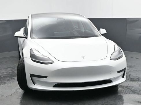 Used 2023 Tesla Model 3 Performance image 8