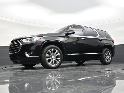 Used 2019 Chevrolet Traverse Premier FWD image 21