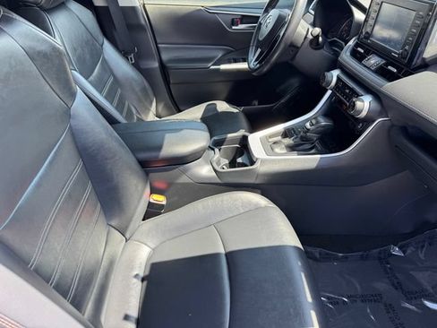 Used 2021 Toyota RAV4 XLE Premium w/ Carpet Mat Package (TMS) FWD image 6