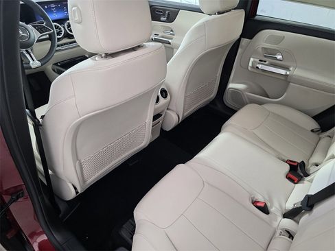 New 2026 Mercedes-Benz GLB 250 image 12