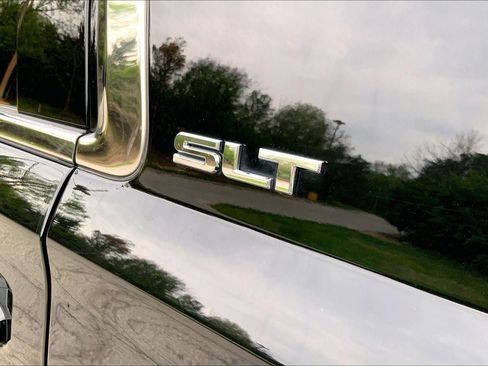 Used 2018 GMC Yukon XL SLT w/ Open Road Package image 8