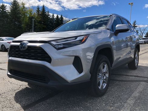 Used 2024 Toyota RAV4 XLE image 3