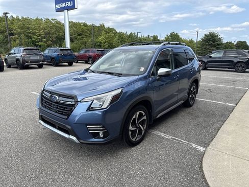 Used 2023 Subaru Forester Touring AWD/4WD image 8
