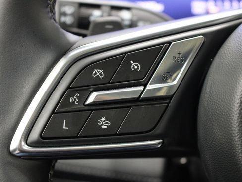Used 2025 Buick Enclave Avenir AWD/4WD image 13