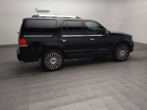 Used 2016 Lincoln Navigator Select RWD image 10