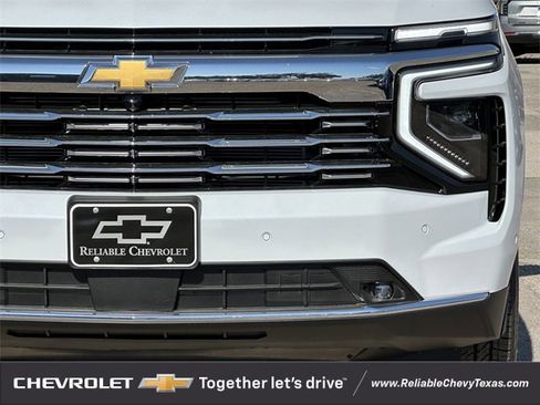 New 2026 Chevrolet Suburban Premier image 9