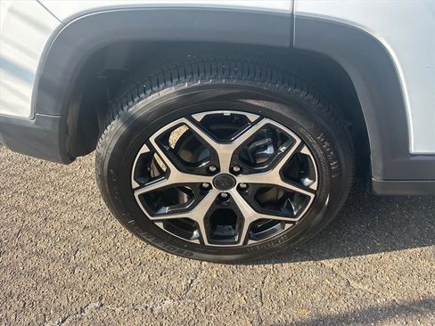 Used 2025 Jeep Compass Limited AWD/4WD image 8
