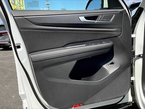 New 2026 Volkswagen Atlas Cross Sport SEL Premium R-Line image 10