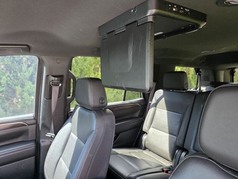 Used 2023 Chevrolet Tahoe LT w/ Luxury Package image 21