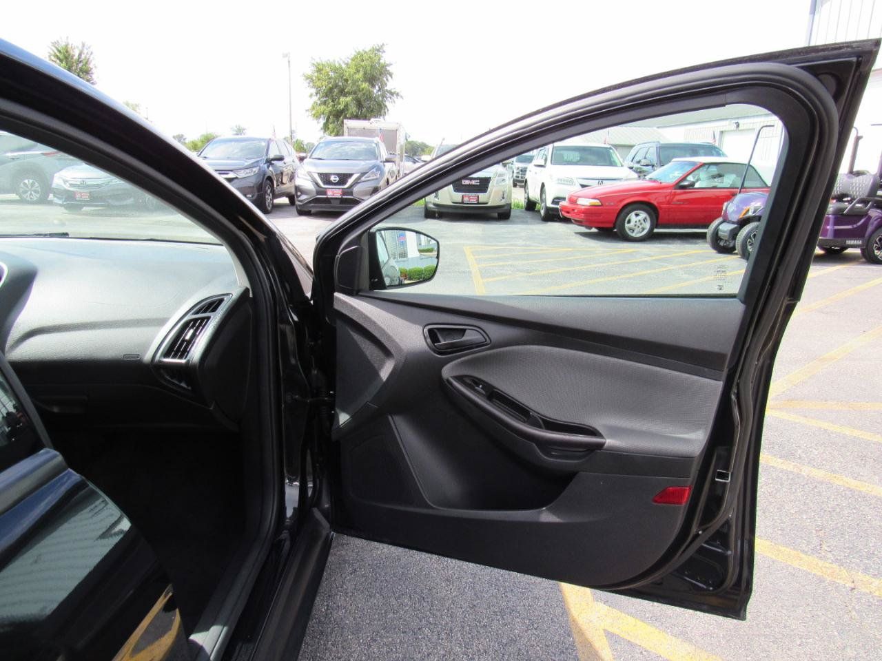 Used 2014 Ford Focus S FWD image 26