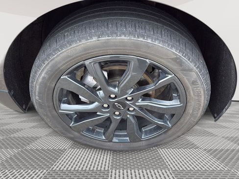 Used 2023 Chevrolet Equinox RS image 9