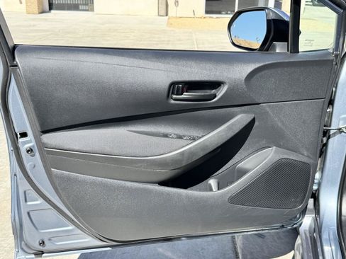 Used 2022 Toyota Corolla LE FWD image 28