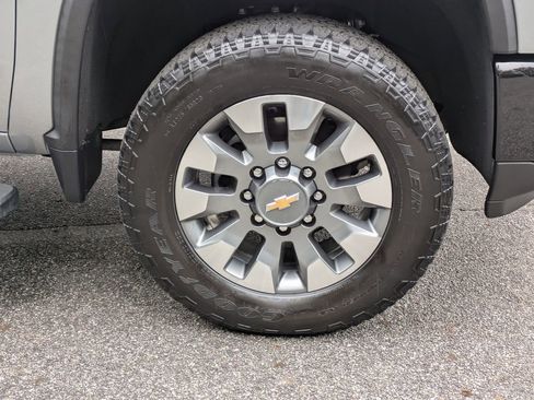 Certified 2024 Chevrolet Silverado 2500 Custom w/ Custom Value Package image 12