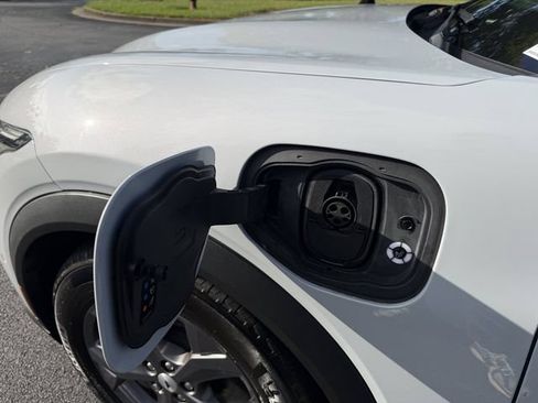 Used 2023 Ford Mustang Mach-E Select RWD image 9