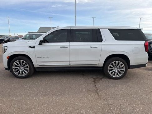 Used 2022 GMC Yukon XL Denali AWD/4WD image 6