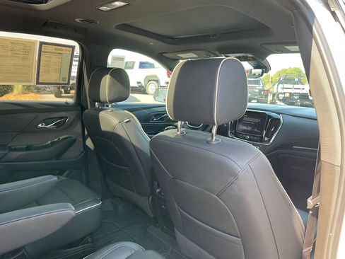 Used 2022 Chevrolet Traverse Premier image 28