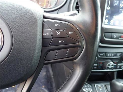 Used 2020 Jeep Cherokee Trailhawk w/ Cold Weather Group AWD/4WD image 15